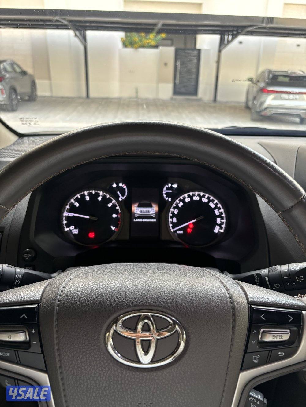 برادو vx 2019 رمادي - شبه وكالة8