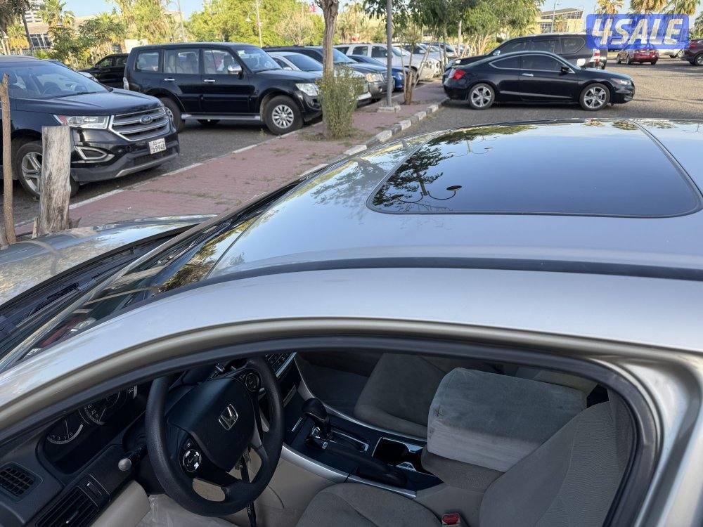 هوندا اكورد ذهبي  موديل ٢٠١٣15