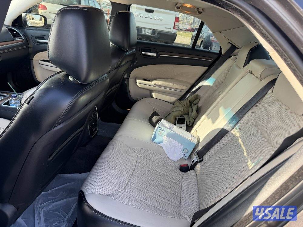 كرايزلر c300 موديل 2015 وارد الوكاله بحالة ممتازه0