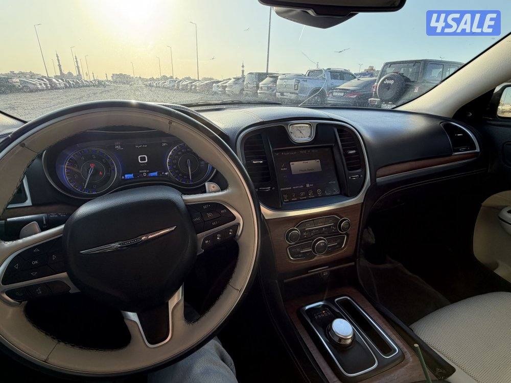 كرايزلر c300 موديل 2015 وارد الوكاله بحالة ممتازه1