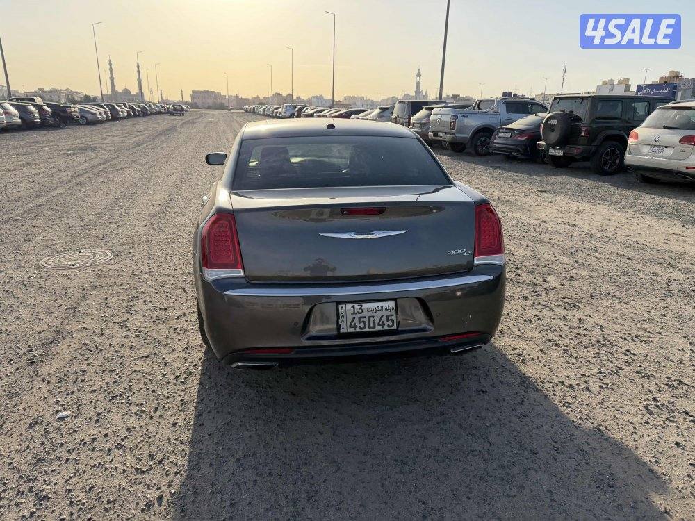 كرايزلر c300 موديل 2015 وارد الوكاله بحالة ممتازه6