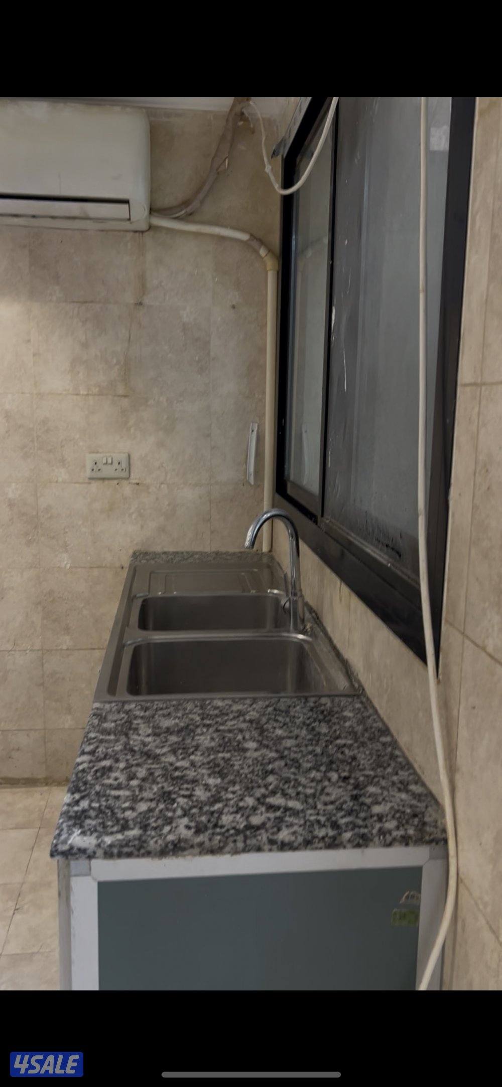 شقة بسرداب مدخل على شارع رئيسي1