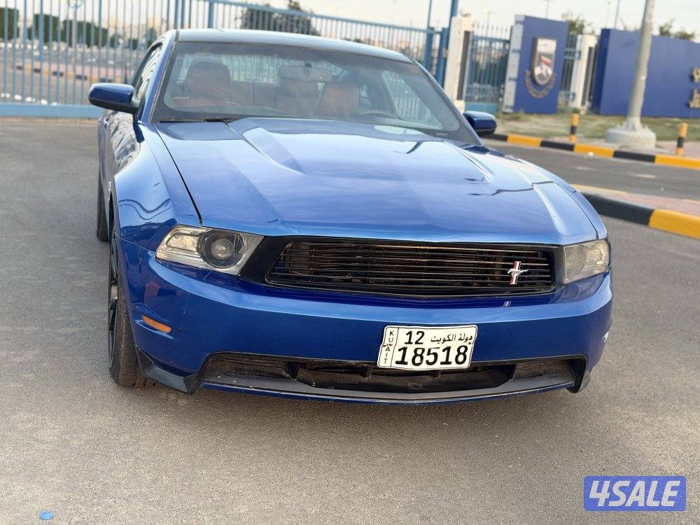 للبيع موستانج موديل 20123