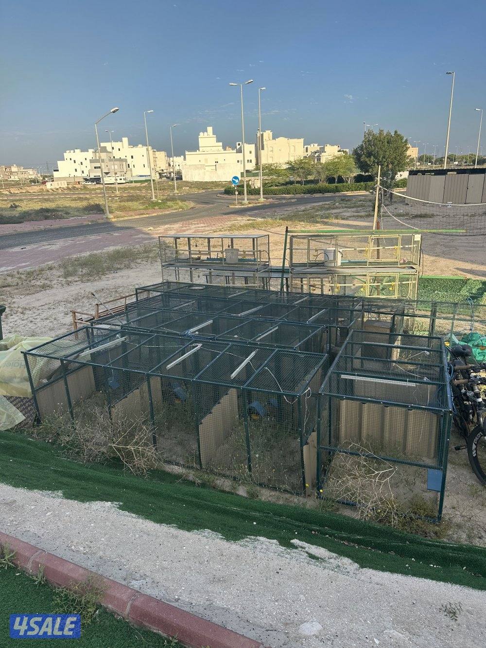 للبيع اقفاص دجاج احجام متفرقه بس الخانه 90 في 90 وفي متر في متر العدد0