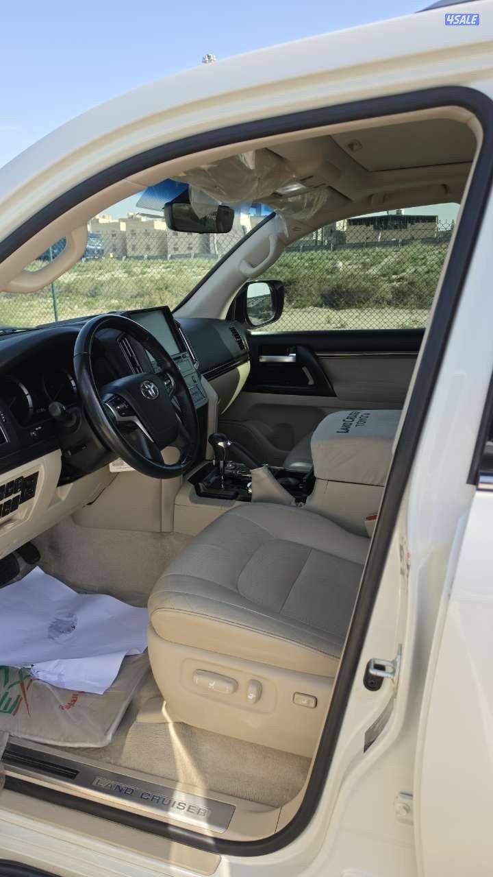 للبيع لاندكروز قراند توزنق 20203