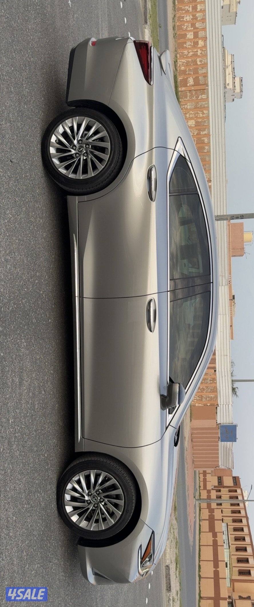 للبيع للكزس ES350مديل 20234