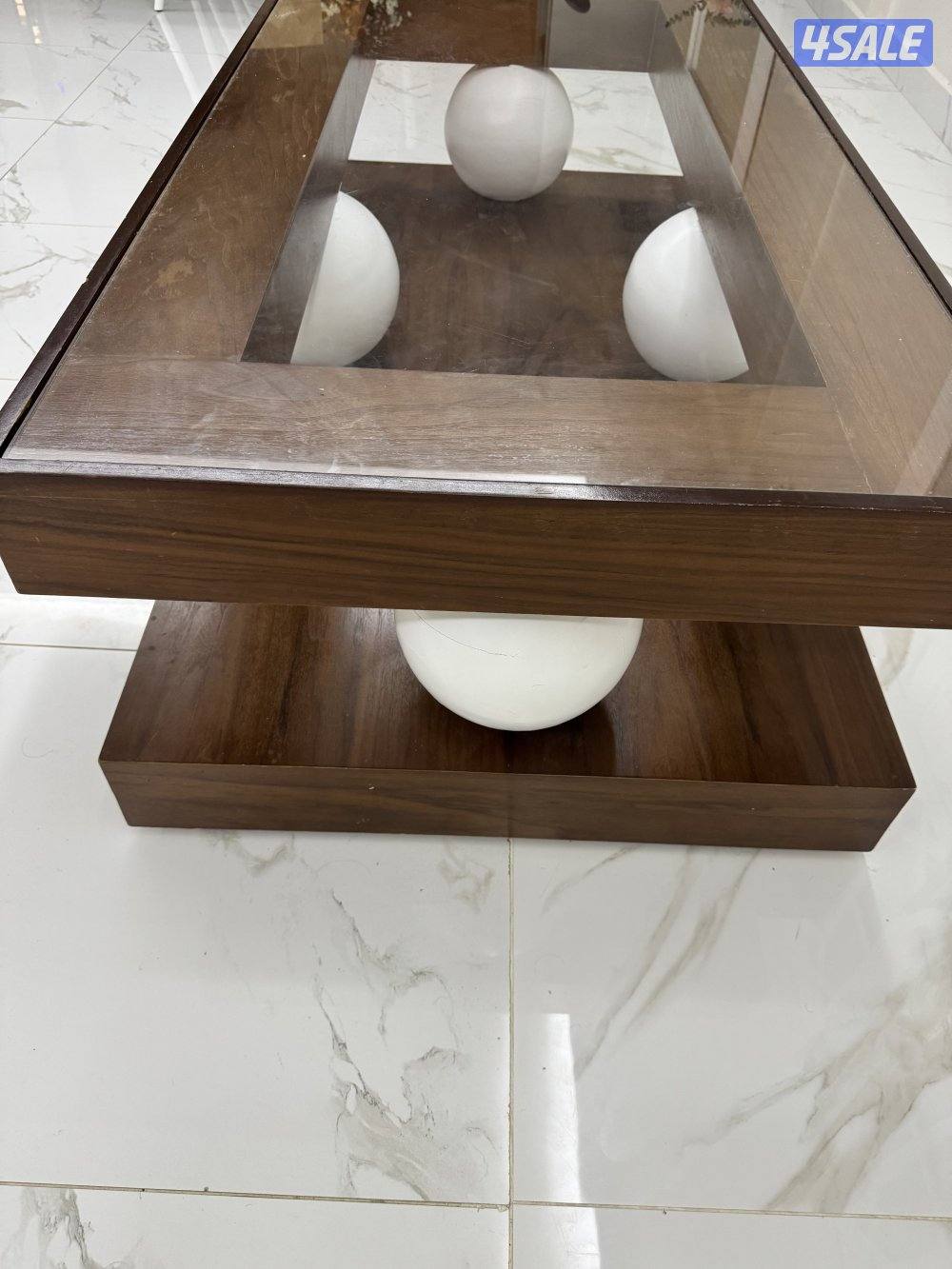 للبيع طاوله خشب3