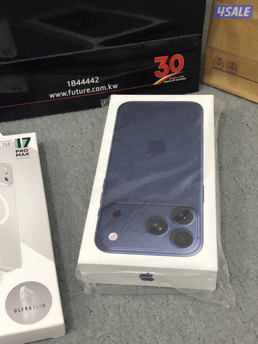 آيفون 17 بروماكس نسخة الشرق الأوسط 1 تيرا بايت ، جديد ومغلف1
