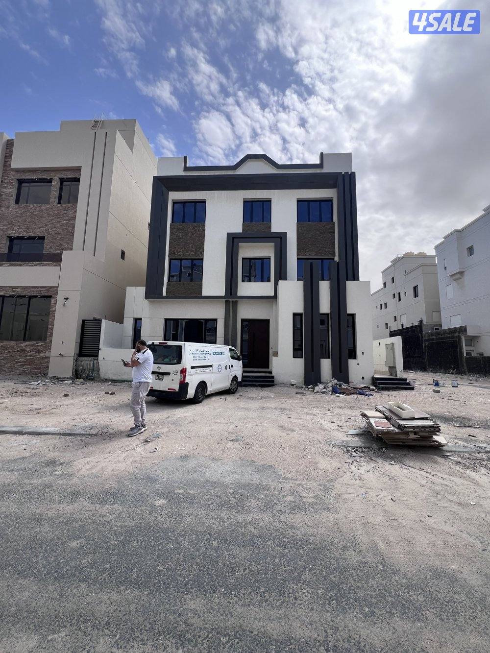 قسيمه بالمطلاع ان 11 و 12 و 10 . وبيت حكومي بجابر والنسيم0