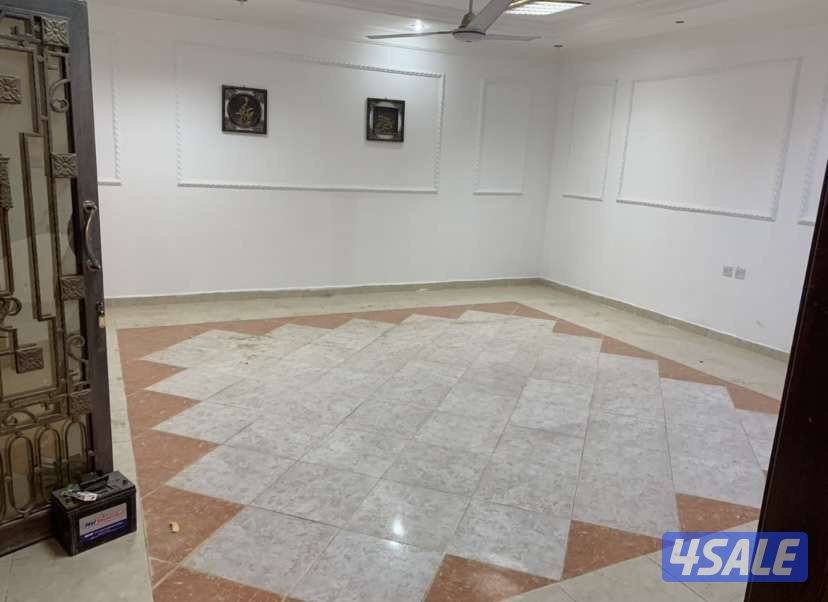 الايجار نص اسطبل الجهراء ديوانية ١٠+ ٦  ،، مقلط ،، غرفة حارس ،، مطبخ2