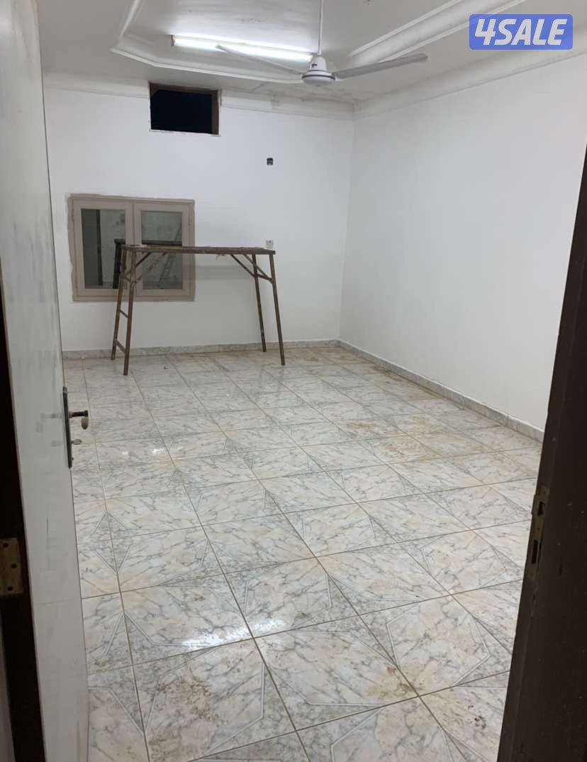 الايجار نص اسطبل الجهراء ديوانية ١٠+ ٦  ،، مقلط ،، غرفة حارس ،، مطبخ6