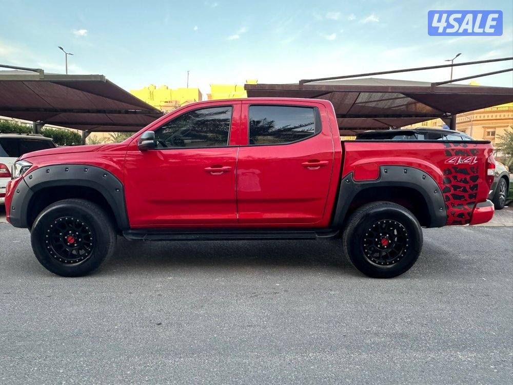 وانيت ماكسوس موديل ٢٠٢٢ صبغ الوكالة عداد ٥٠ ألف كيلو فقط0