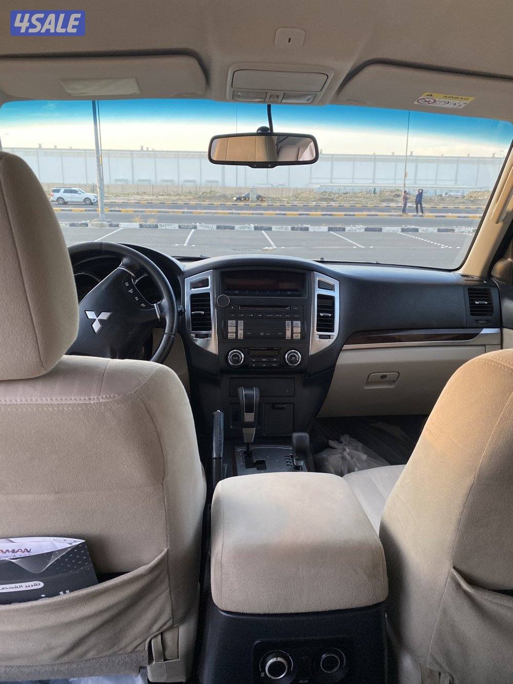 البيع باجيرو 2016  مكينه صغيره ماشي 354 الف صبغ الوكله مرفق معه الفحص2