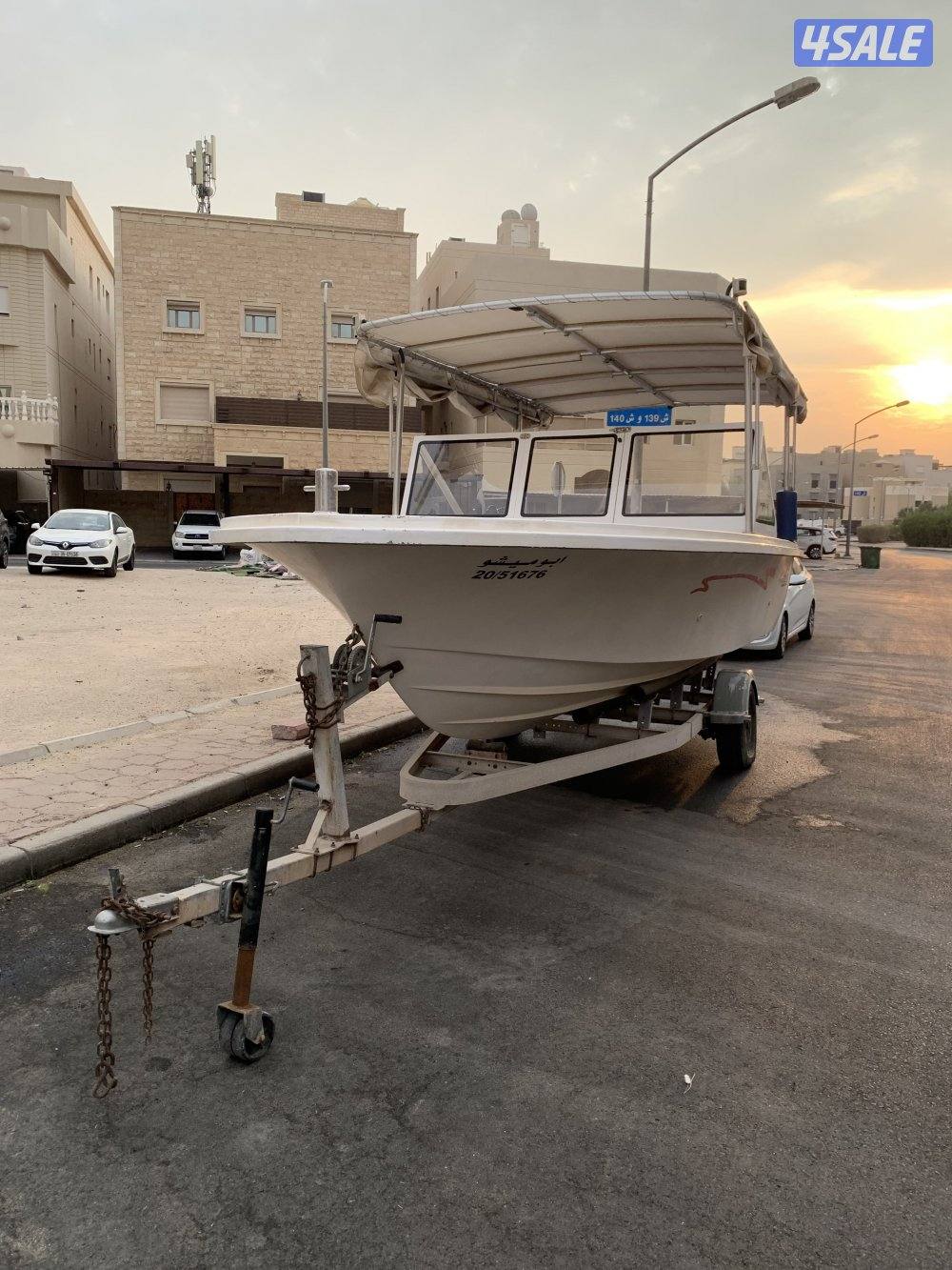 للبيع طراد عماني مكينه 200 ياماها2