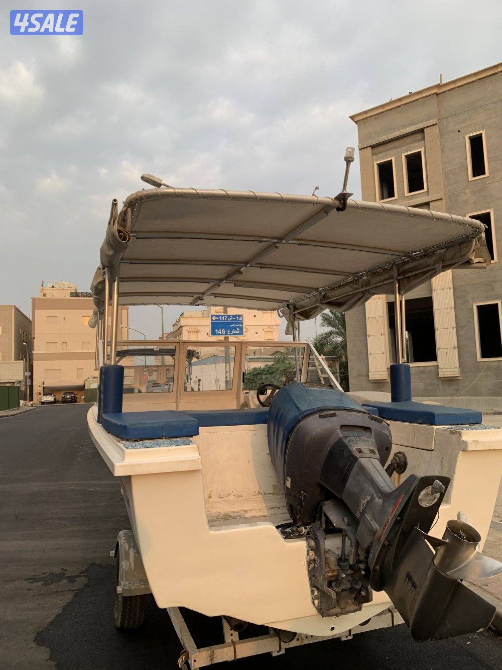 للبيع طراد عماني مكينه 200 ياماها3