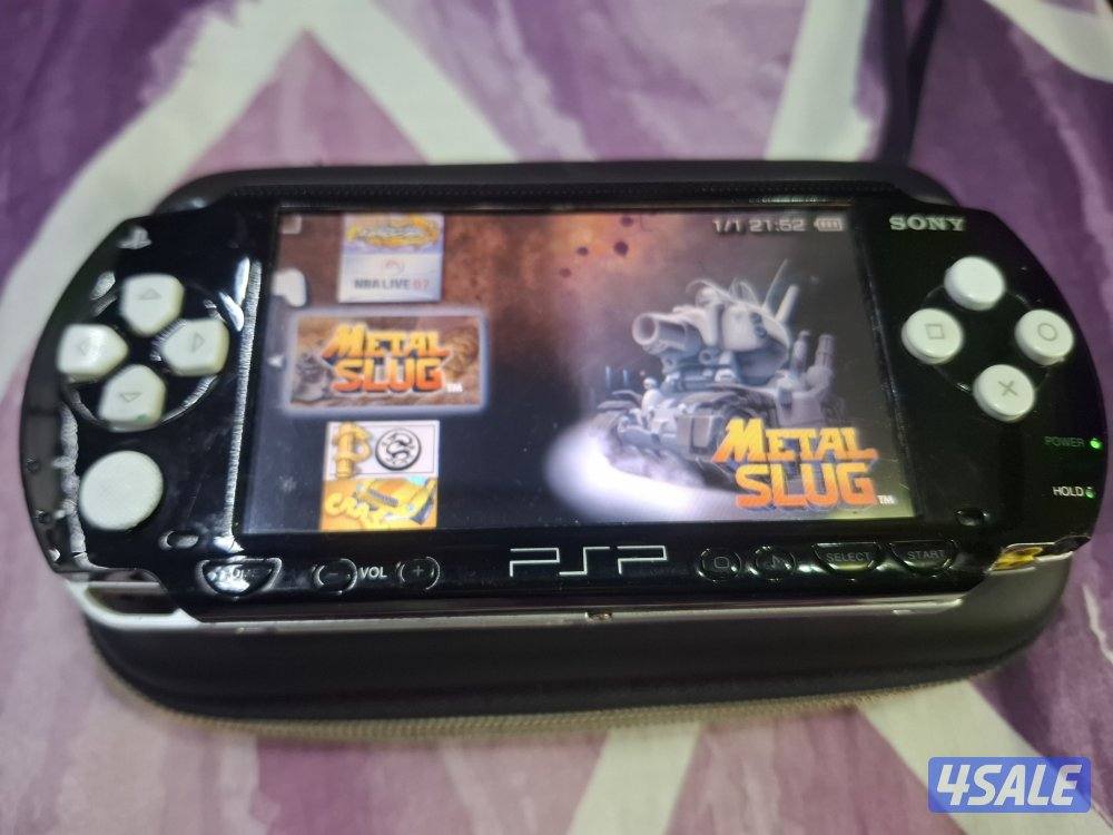 PSP SONY P1000 MODEL.BLACK & WHITE COLOR 8GB SD CARD WITH 50GAMES8