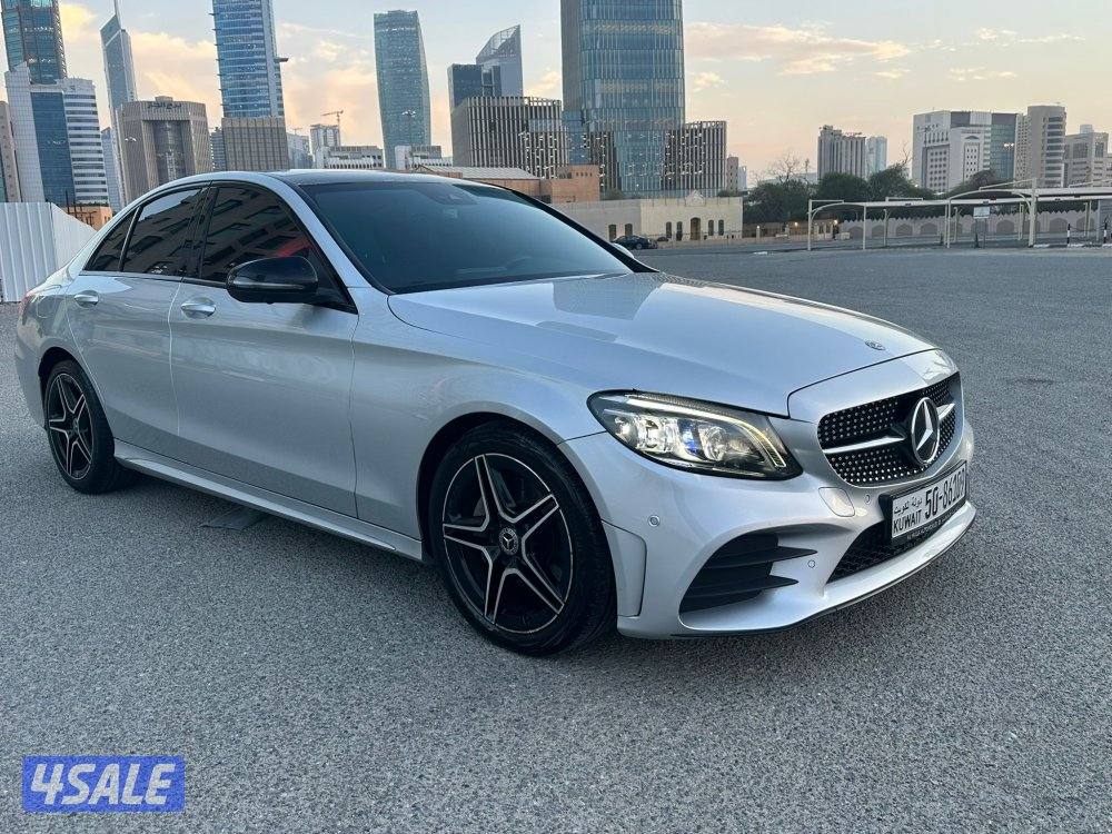 مرسيدس C200-بحالة نادره-موديل 2020-صبغ الوكالة-عداد 64 Km فقط1