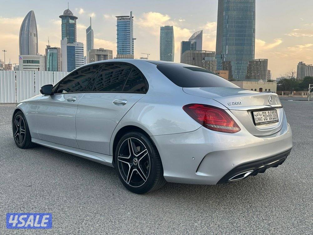 مرسيدس C200-بحالة نادره-موديل 2020-صبغ الوكالة-عداد 64 Km فقط2