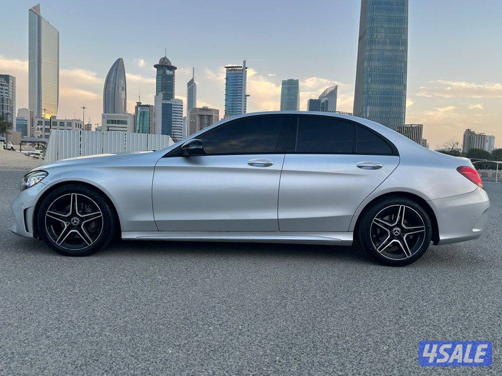 مرسيدس C200-بحالة نادره-موديل 2020-صبغ الوكالة-عداد 64 Km فقط3
