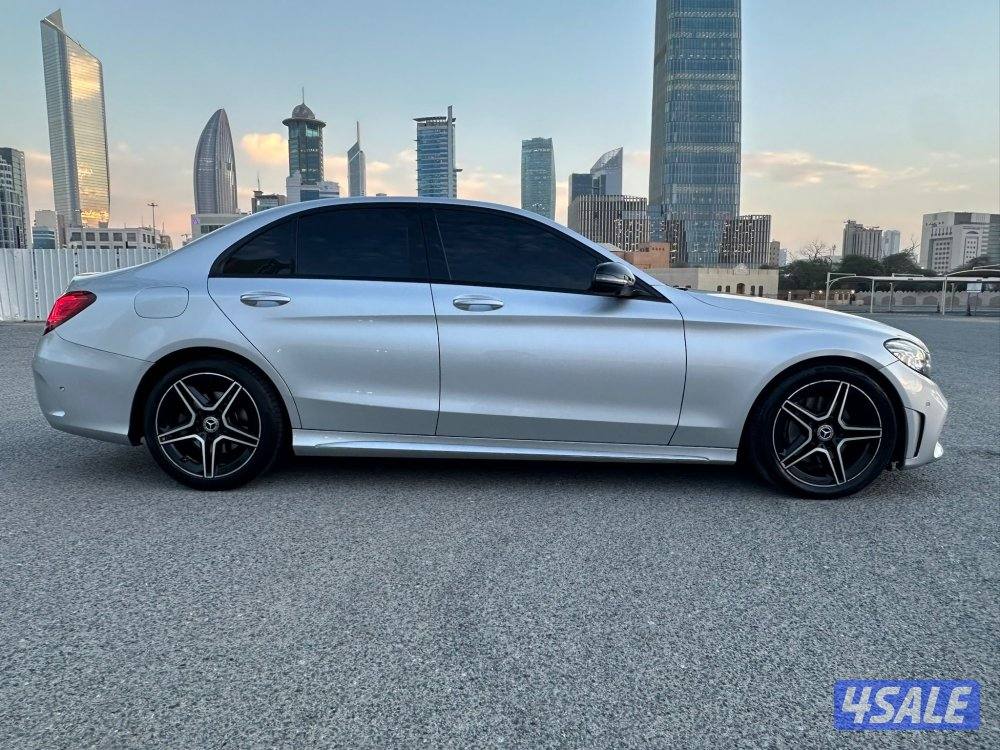 مرسيدس C200-بحالة نادره-موديل 2020-صبغ الوكالة-عداد 64 Km فقط4