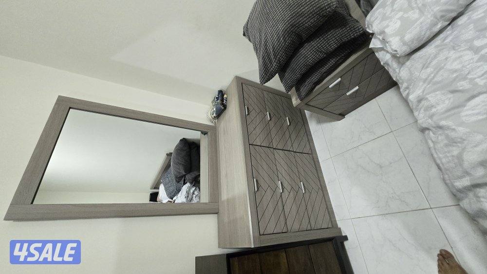 غرفه نوم كامله للبيع مع مرتبه طبيه2