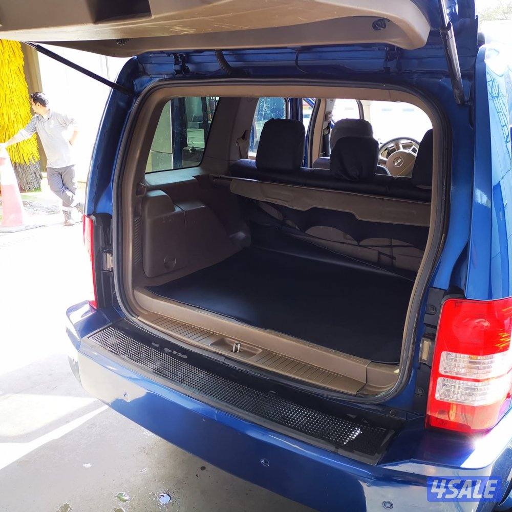 اللي يدور  النظيف شيروكي سبورت موديل 2010.5