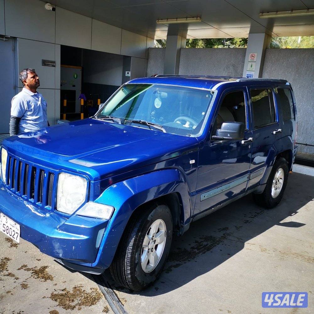 اللي يدور  النظيف شيروكي سبورت موديل 2010.9