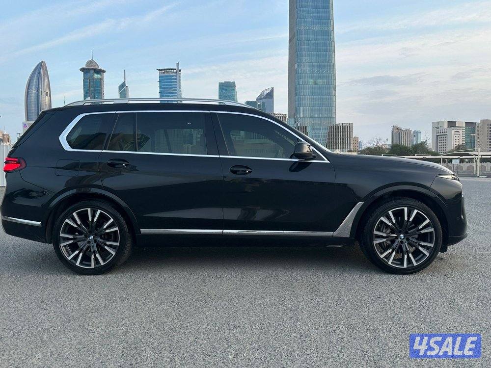 بي ام X7-موديل 2023–صبغ الوكالة- عداد 60 Km فقط2