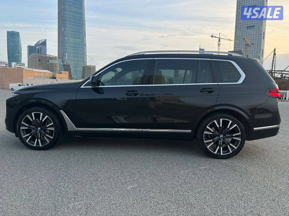 بي ام X7-موديل 2023–صبغ الوكالة- عداد 60 Km فقط3