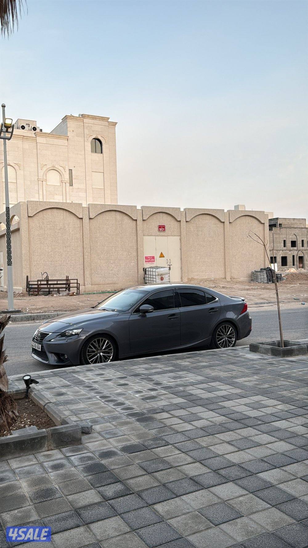 لكزس is موديل 20162