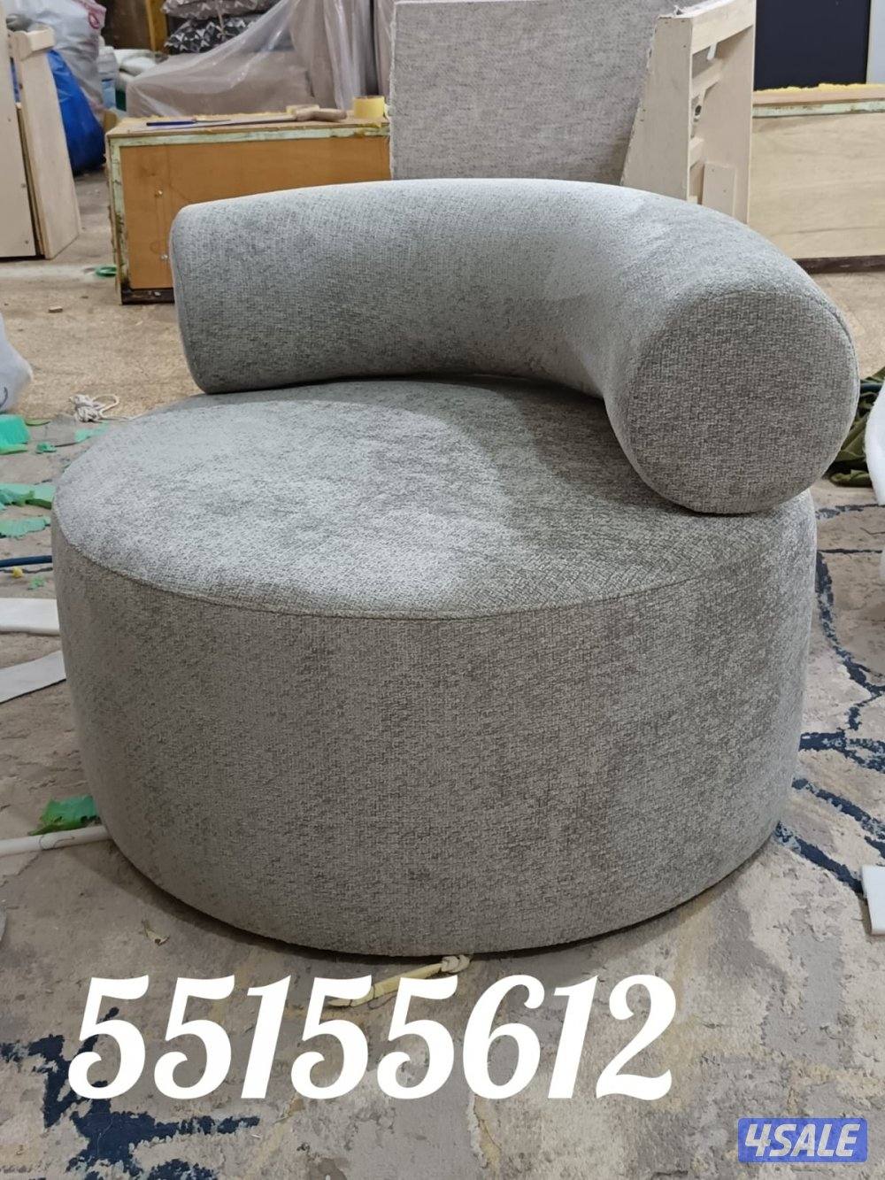 Curtain and sofa riparian0