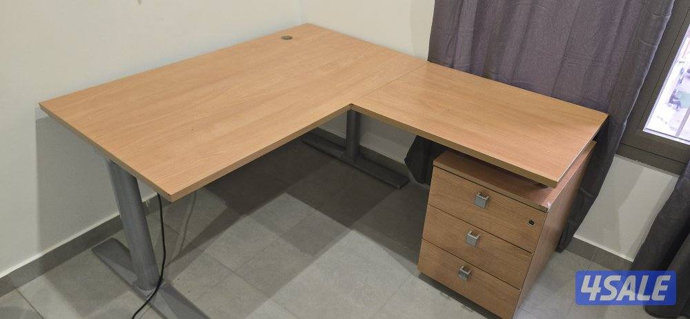 Spacious L-Shaped Office Desk with 3-Drawer Cabinet (Excellent Conditi0