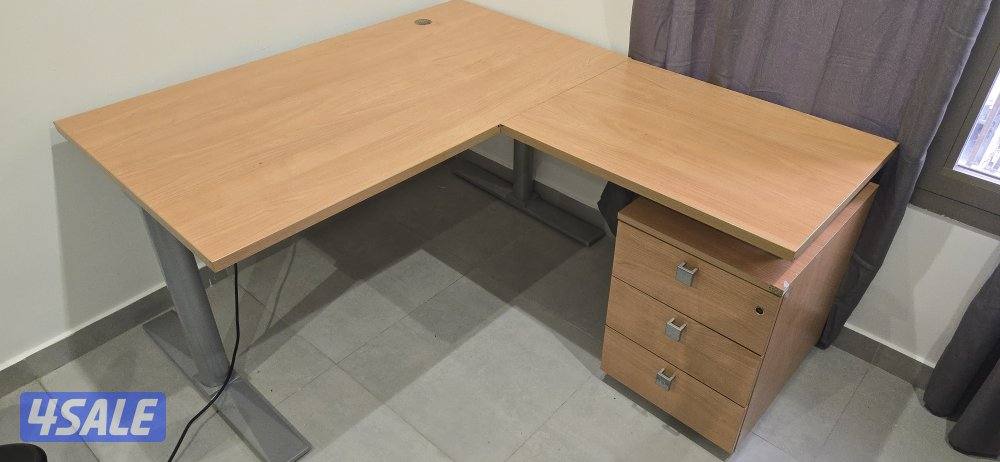 Spacious L-Shaped Office Desk with 3-Drawer Cabinet (Excellent Conditi3
