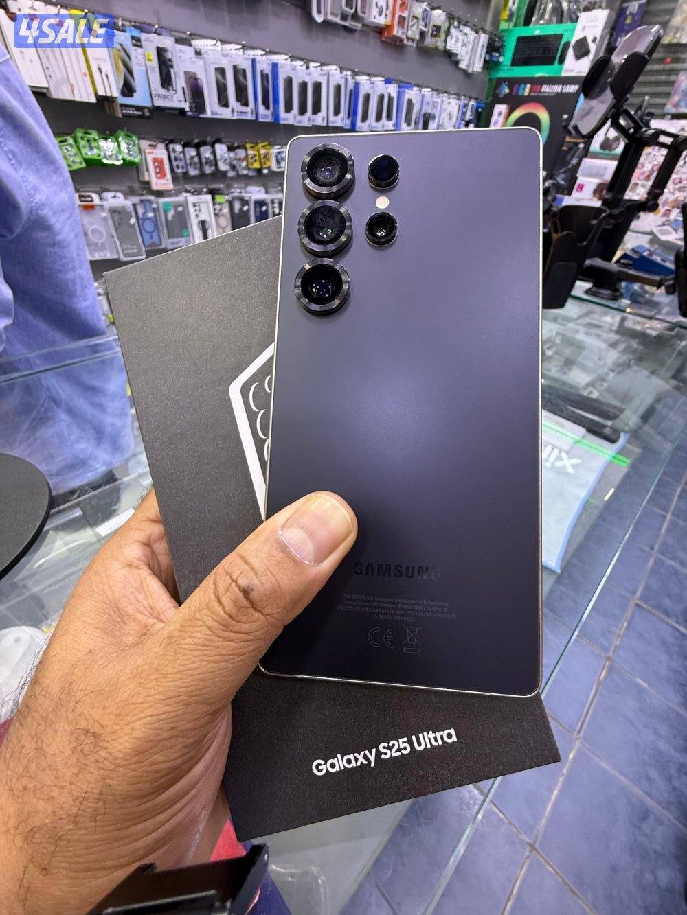 Samsung S25 ultra 256gb with box0