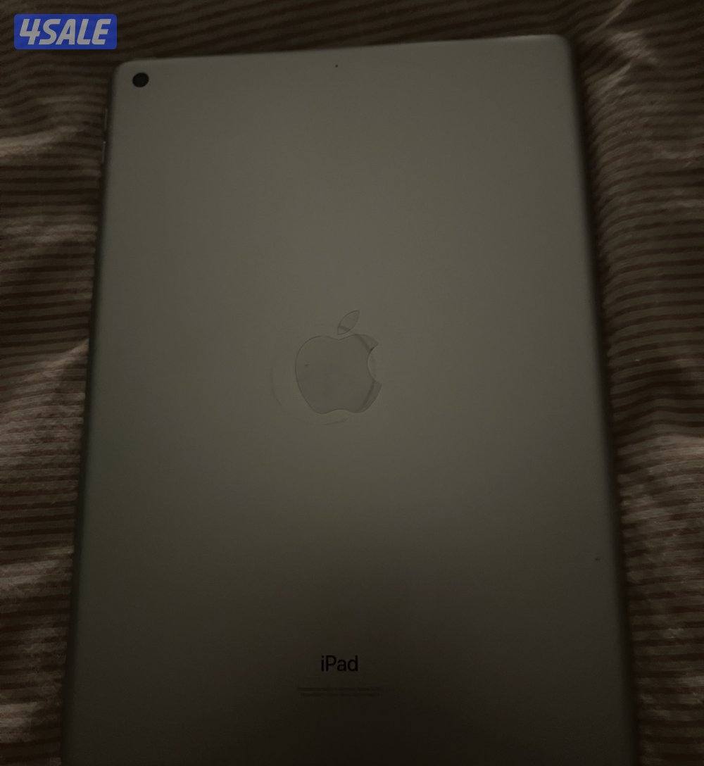 iPad 10.2 9th gen 256 GB like new (never changed the screen)1