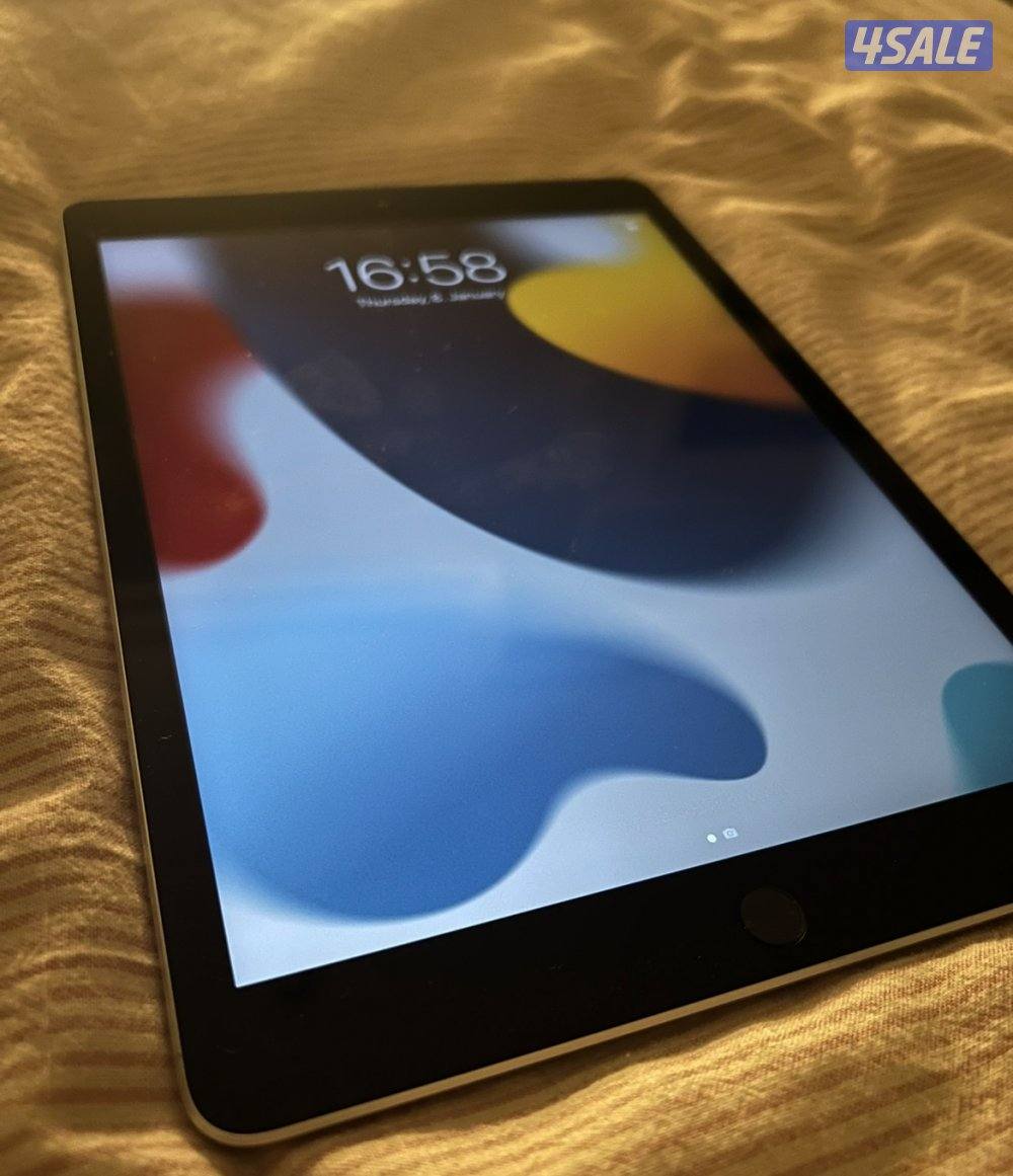 iPad 10.2 9th gen 256 GB like new (never changed the screen)3