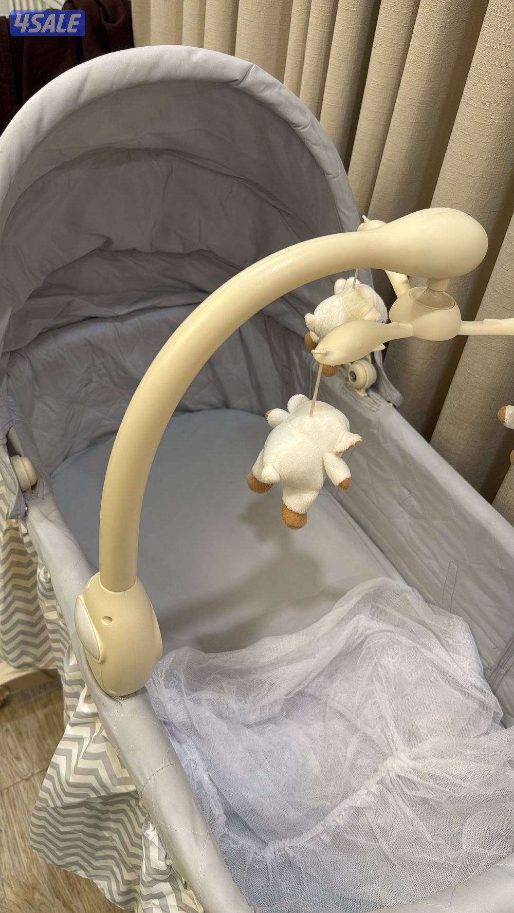 للبيع سرير اطفال مستعمل شبة جديد2