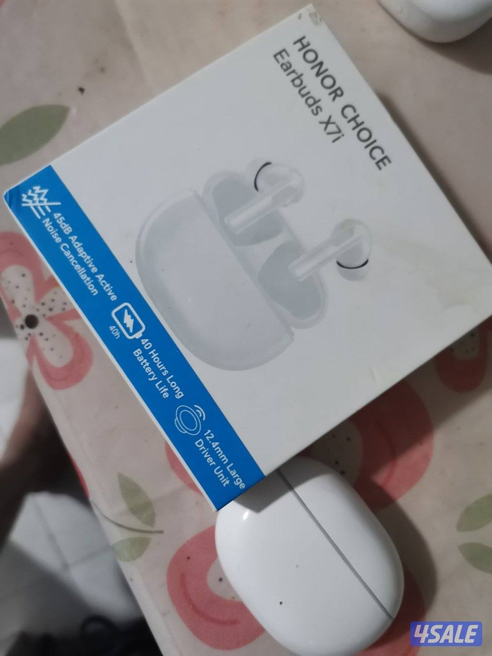 لمحبي النوادر#ايفون 3gs مقفول أمريكي وساعة هونر واتش فيت و سماعة هونرX6