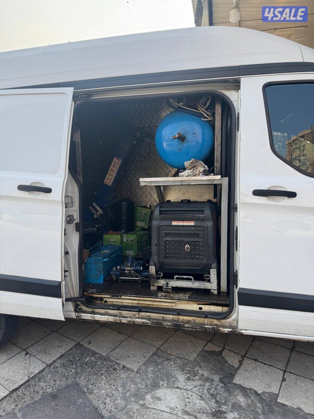 للبيع كراج وبنشر متنقل مجهز بالكامل فورد فان ترانزيت موديل 20210