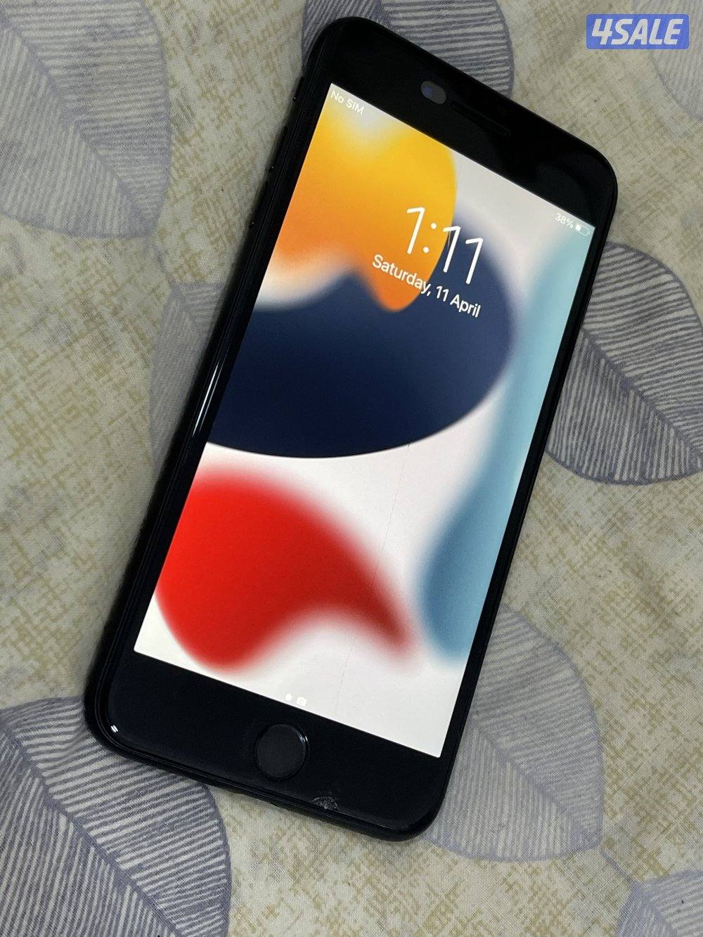 ايفون  ابل 7 بلس  الكبير128 قيقا بطارية 100شغال تمام مع الشحن مو مفتوح0