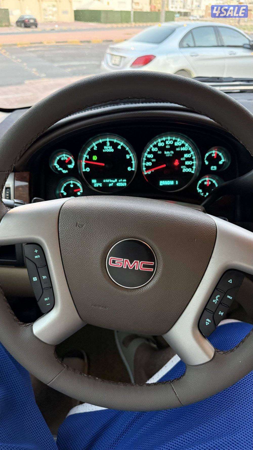 للبيع يوكن موديل 2012 صبغ الوكاله بالكامل شرط الفحص من الدعاميه للدعام13