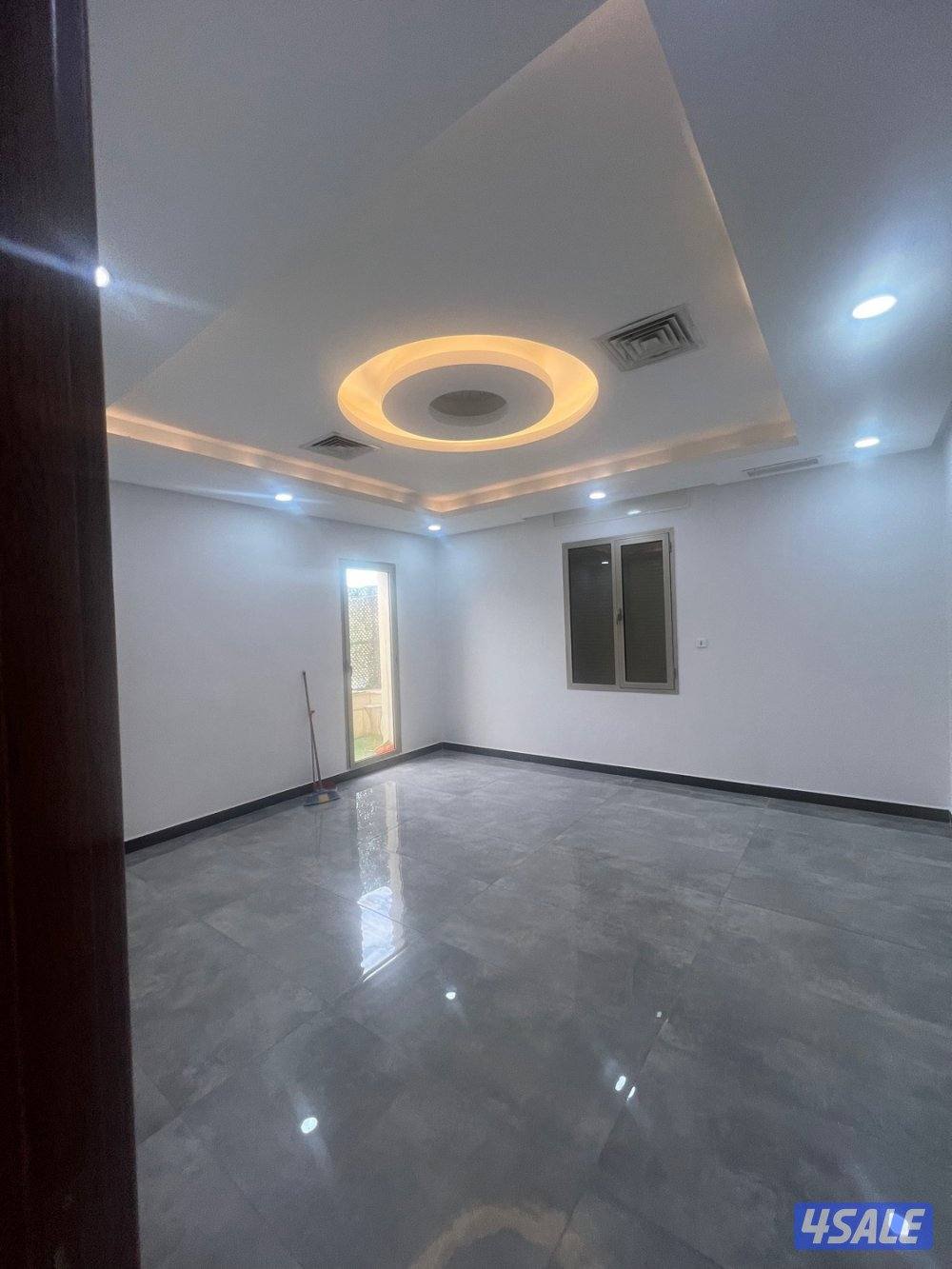 للايجار شقه ارضيه في هديه ودور في الرقه وشقه بالمنقف6