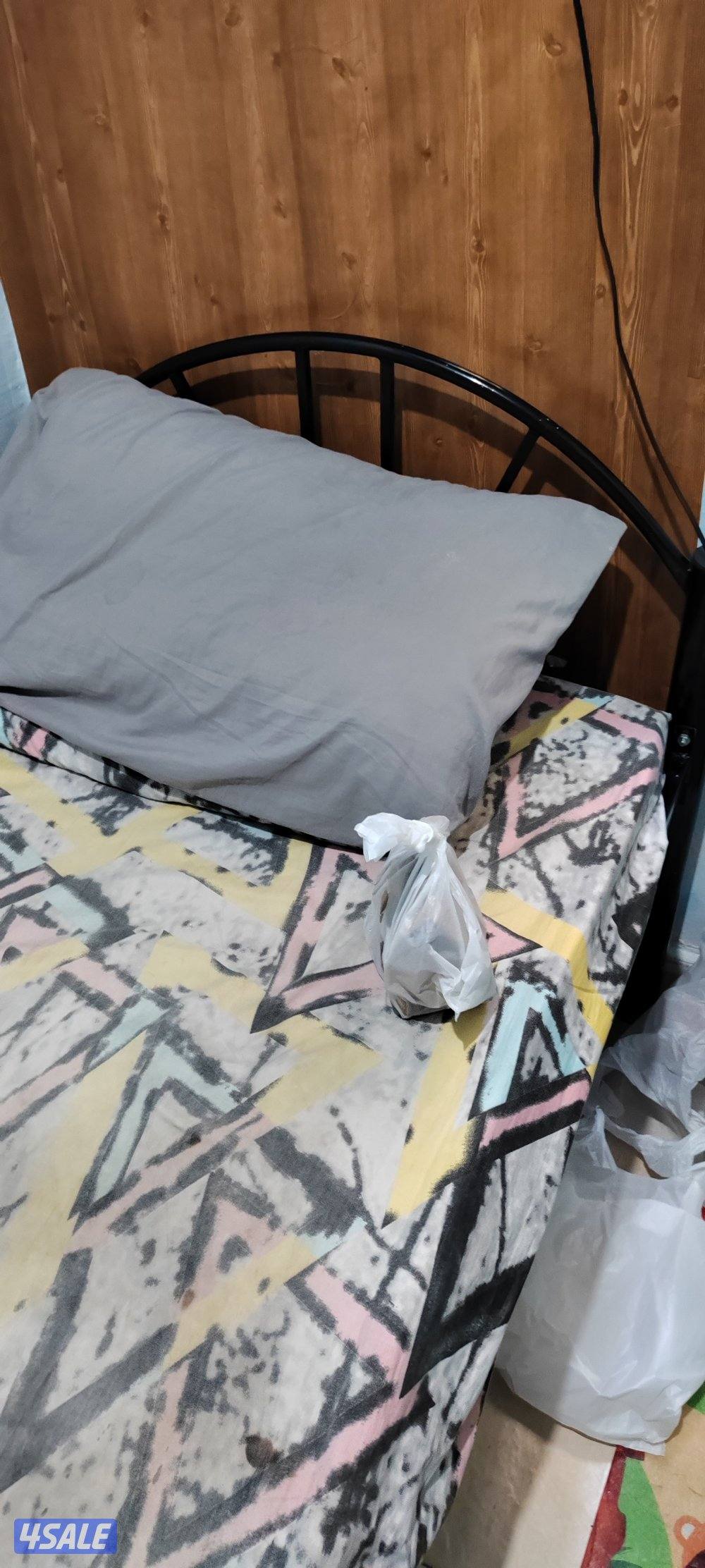 تلفزيون 32 بوصه اسمارت ثلاجه صغير سرير شخص واحد دولاب حديد وشخص واحد4