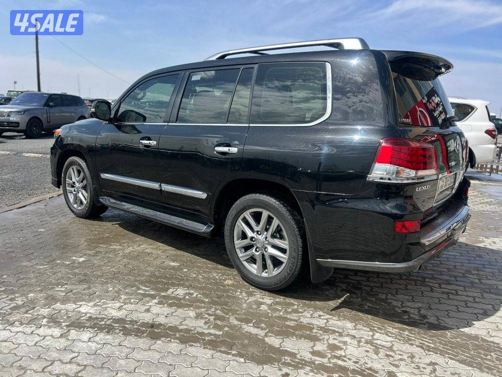 لكزس LX570 S  موديل 2015 ماشى 326.000 k.m  وارد الساير. صبغ وكالة2