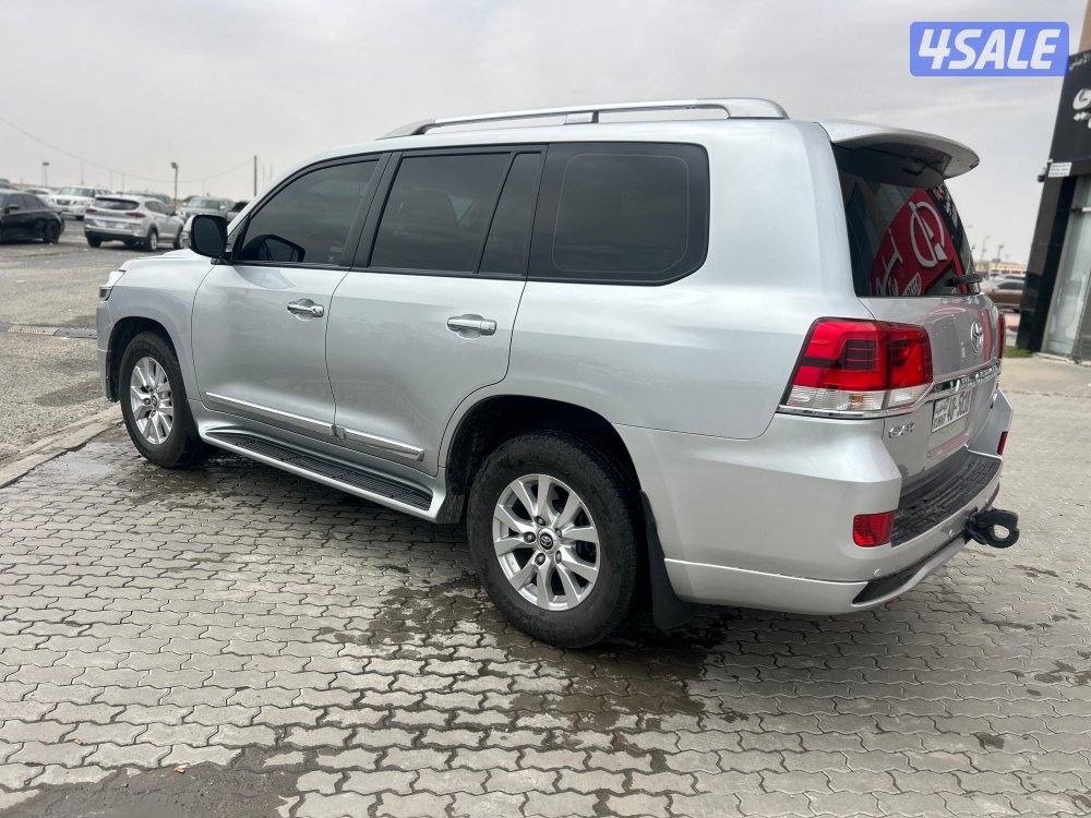 تويوتا لاند كروزر GX.R-V8
موديل 2016
ماشى 309.000 k.m 
وارد الساير .3