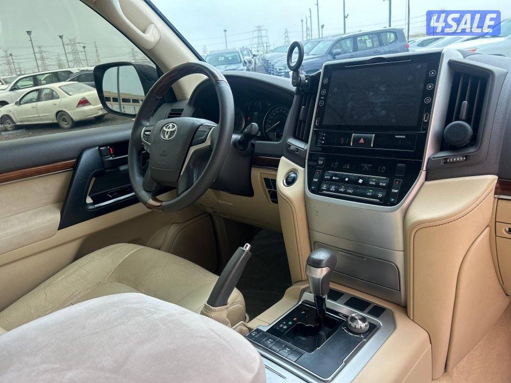 تويوتا لاند كروزر GX.R-V8
موديل 2016
ماشى 309.000 k.m 
وارد الساير .6