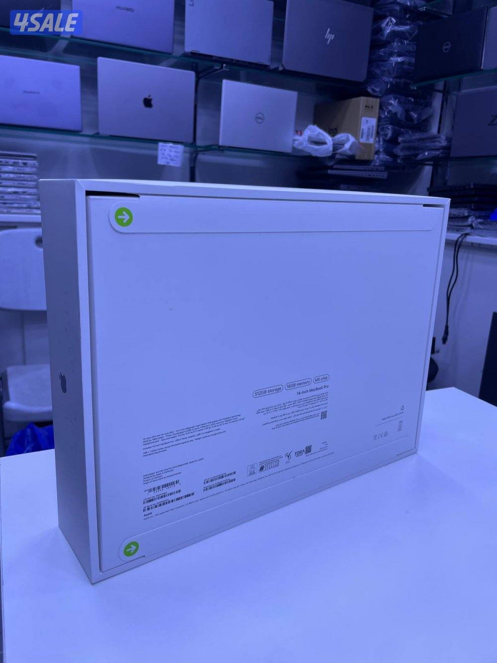 MacBook Pro M5 New جديد بالكرتون مصكر4