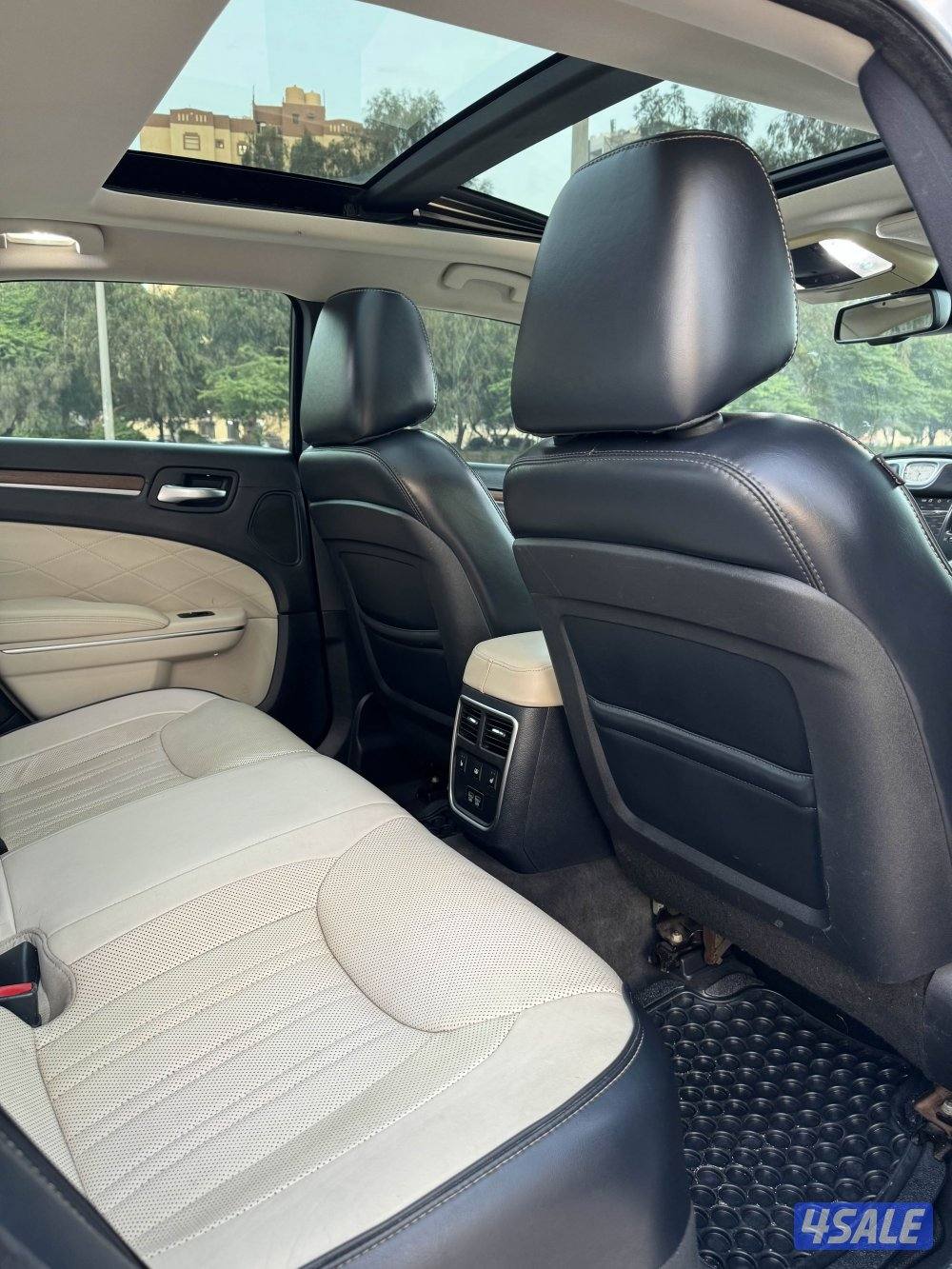 كرايزلر 2016 كامل المواصفات 8V6