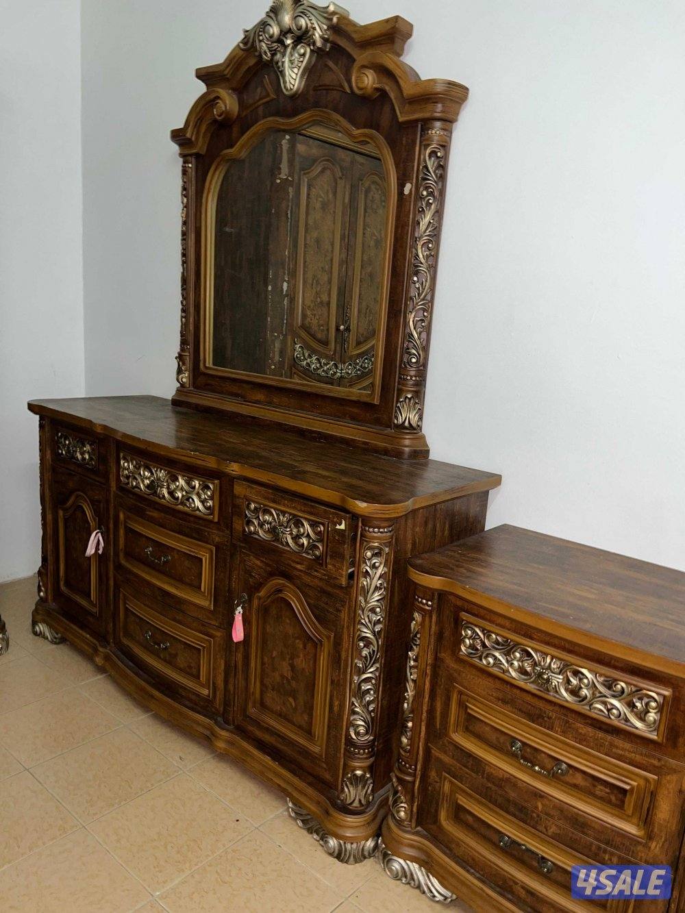 2 Bedroom furniture sets for sale in almost new condition.3