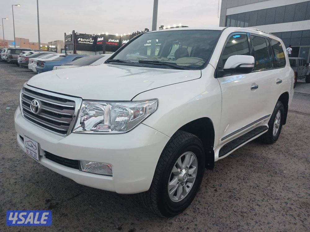 للبيع لاندكروزر قير عادى موديل ٢٠١٠0